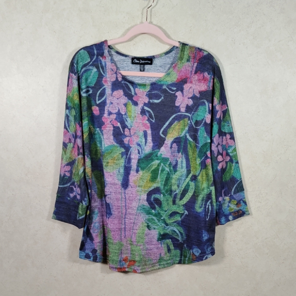 05154 Claire Desjardins blue & pink floral lightweight sweater M